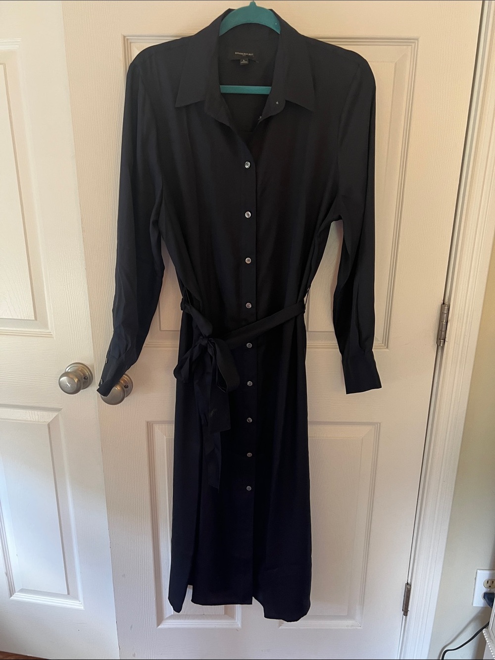Banana Republic Black Button-Front Midi Shirtdress with Tie Waist